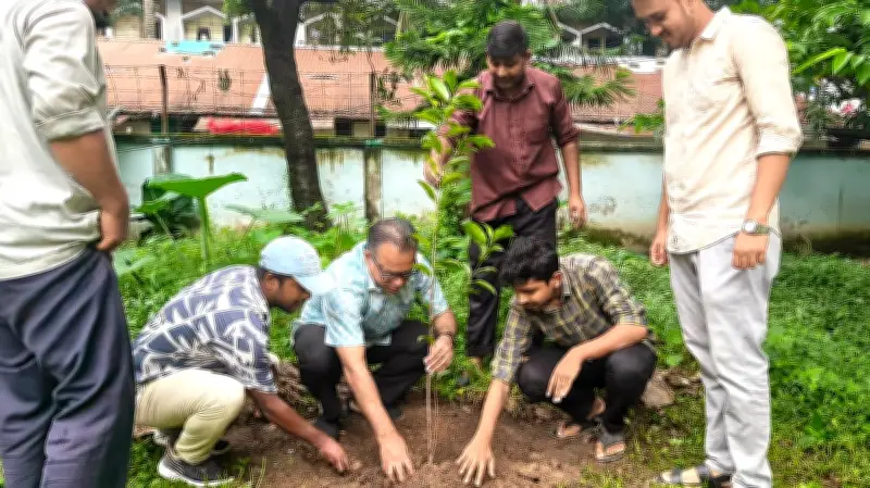 ঢাবি বন্ধুসভার বৃক্ষরোপণ কর্মসূচি: ১০০ চারা আরবরিকালচার বিভাগে