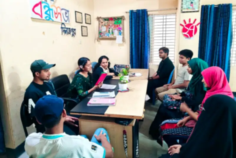 দিনাজপুর বন্ধুসভার পাঠচক্রে আলোচিত হলো কবি আলী ছায়েদের কাব্যগ্রন্থ ‘অস্ত্রহীন যুদ্ধের ম্যানিফেস্টো’