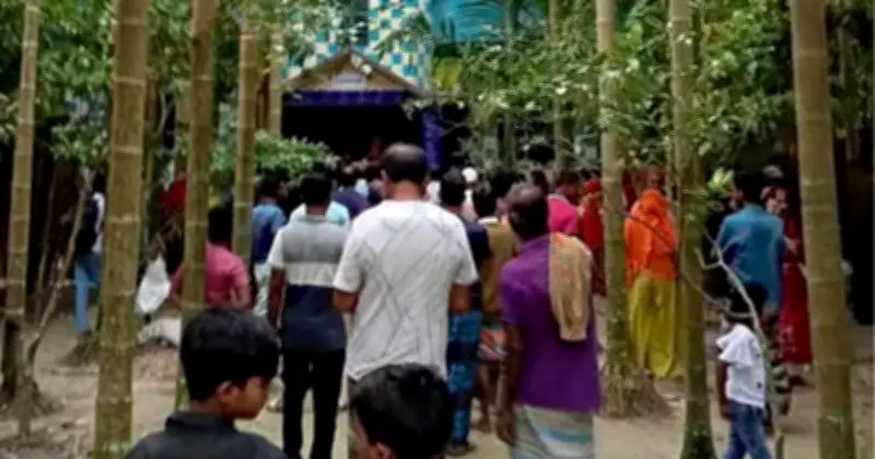 মসজিদে নামাজরত অবস্থায় সৌদি প্রবাসী ছোট ভাইকে কুপিয়ে হত্যা বড় ভাইয়ের বিরুদ্ধে অভিযোগ