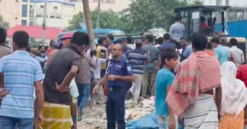 ঢামরাইয়ে উচ্ছেদ অভিযানে হামলা, বুলডোজার চালক আহত