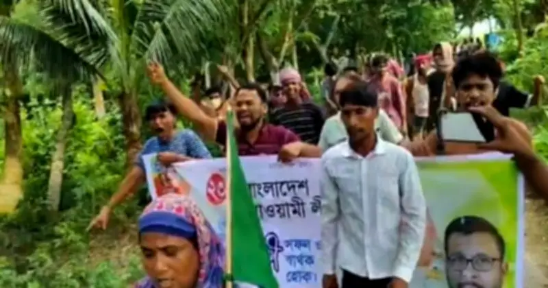 ফরিদপুরে আওয়ামী লীগের প্রতিষ্ঠাবার্ষিকীর মিছিলে ধাওয়া, তিন দিনমজুর আটক