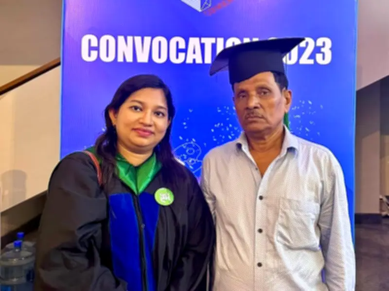 বাবার সঙ্গে সমাবর্তনের স্মৃতি: ডাক্তার মেয়ের আবেগঘন গল্প
