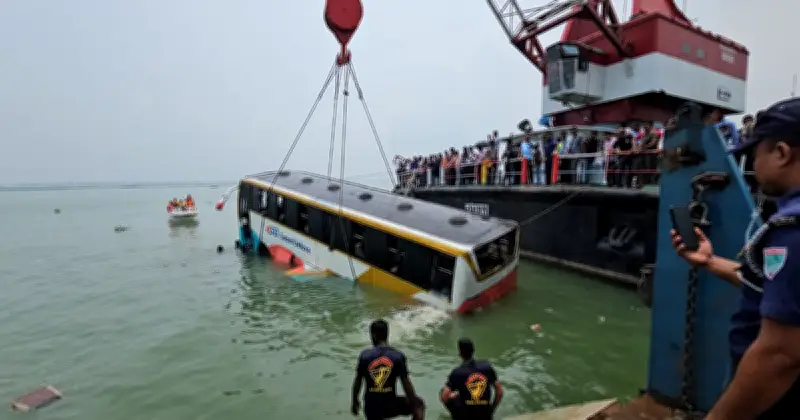 দৌলতদিয়ায় ডুবে যাওয়া বাসের ফিটনেস, ট্যাক্স টোকেন ও রুট পারমিটের মেয়াদ শেষ
