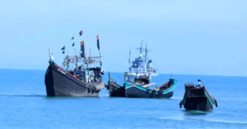 বঙ্গোপসাগরে মাছ ধরতে গিয়ে রোহিঙ্গা জেলে অপহরণ: আরাকান আর্মির হাতে ৫ জেলে আটক