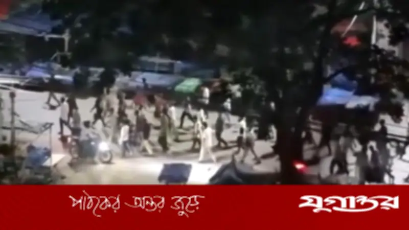 উত্তরায় ফুটপাত দখল ও চাঁদাবাজি নিয়ে বিএনপির দুপক্ষের সংঘর্ষ, ককটেল বিস্ফোরণ