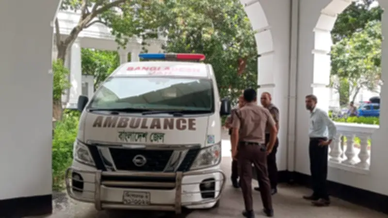 অ্যাম্বুলেন্সে ট্রাইব্যুনালে ফজলে করিম, বিচারকাজ বিতর্কিত করার অপচেষ্টার অভিযোগ