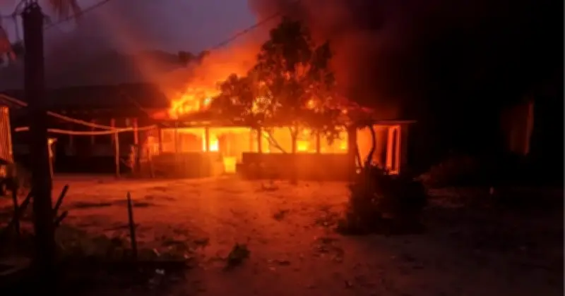 গাইবান্ধায় যুবদল নেতার বাড়িতে আগুন, হত্যার বিচারে বিক্ষোভ