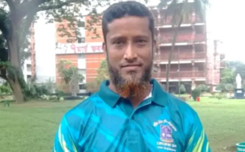 ঢাবির রোকেয়া হলে গাছ থেকে কাঁঠাল পড়ে মালির মৃত্যু