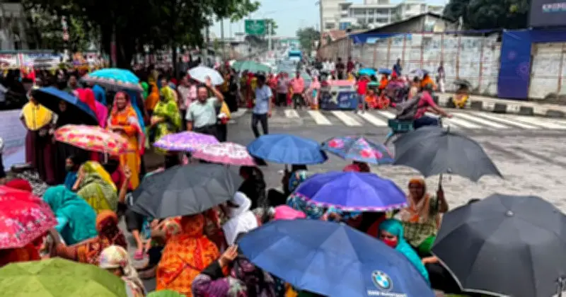 বকেয়া বেতনের দাবিতে সড়ক অবরোধ, দুই ঘণ্টা পর সড়ক ছাড়লেন শ্রমিকেরা