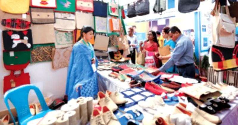 খুচরা ব্যবসায়ীদের বিরোধিতায় প্যাকেজ ভ্যাট আরোপ থেকে সরে আসছে সরকার