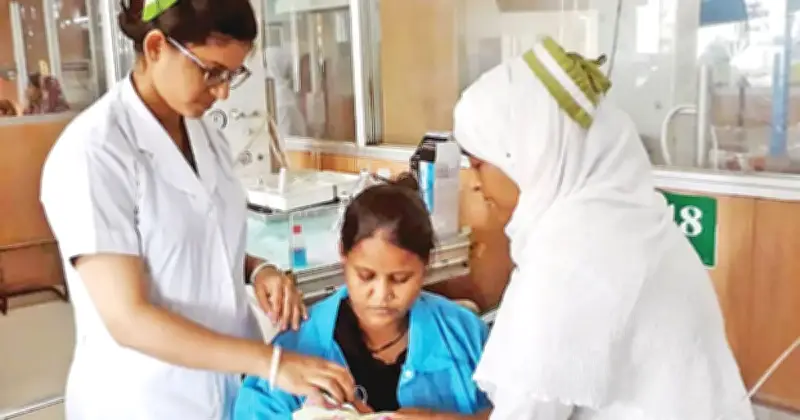 সরকার দিচ্ছে এক লাখ স্বাস্থ্যকর্মী ও ২৫ হাজার মিডওয়াইফ নিয়োগের ঘোষণা
