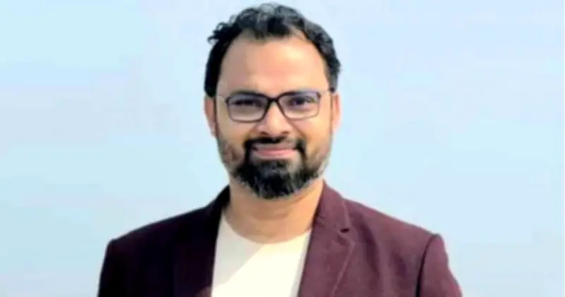মোবাইল আসক্তি থেকে তরুণদের রক্ষায় সরকারের নানা উদ্যোগ