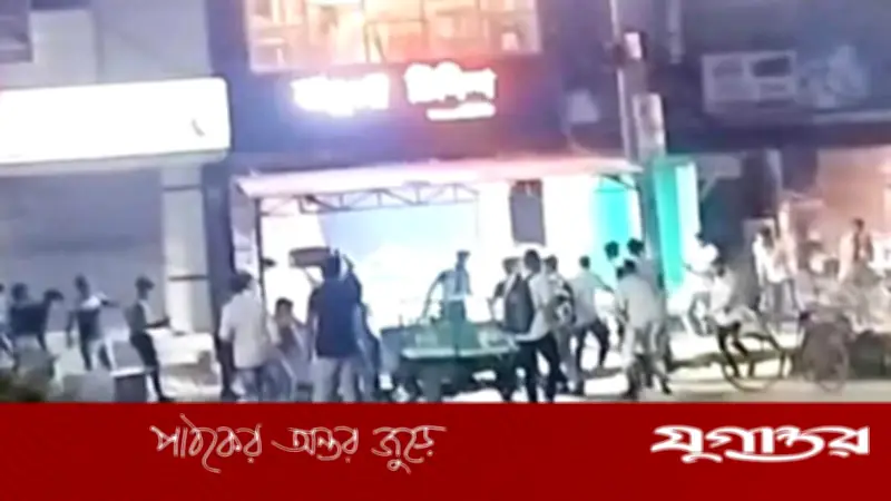 রাজশাহীর দুই হোটেলে হাতবোমা হামলা, আহত ৩ পুলিশ সদস্য