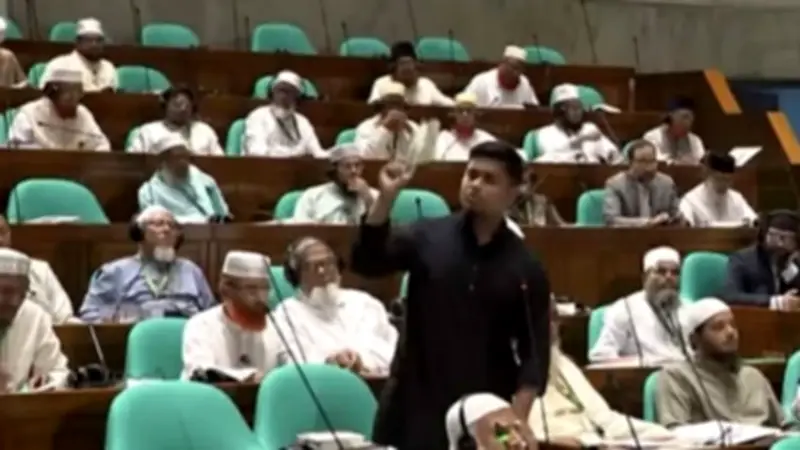 জাতীয় নাগরিক পার্টির এমপি হাসনাতের বাজেটে তীব্র সমালোচনা