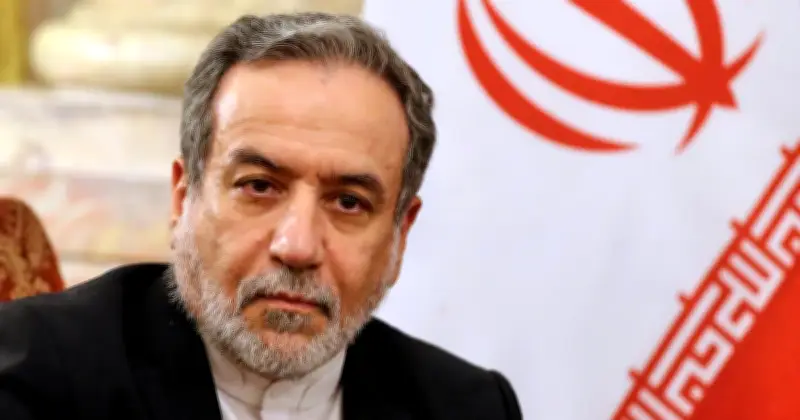 হরমুজ প্রণালি পুরোপুরি ইরানের নিয়ন্ত্রণে: পররাষ্ট্রমন্ত্রী