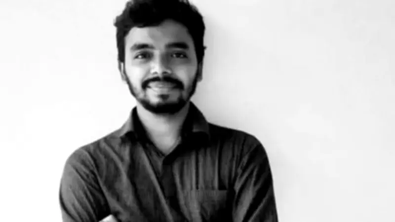 বাসা থেকে আইসিটি কর্মকর্তার ঝুলন্ত মরদেহ উদ্ধার, ১৪ অঞ্চলে ঝড়-বৃষ্টির পূর্বাভাস