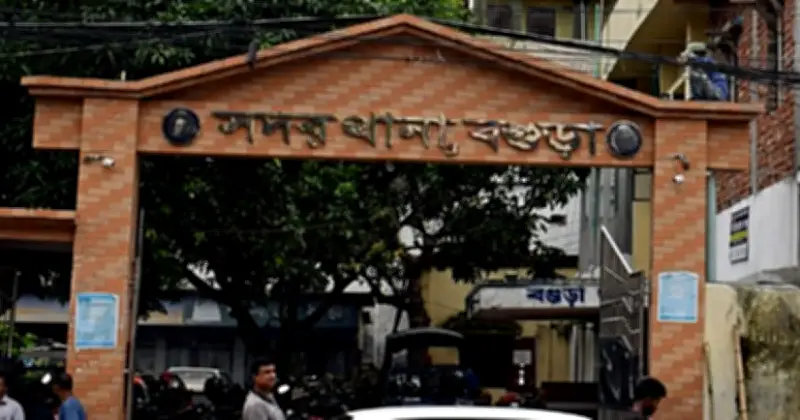 বগুড়ায় ইমামের বিরুদ্ধে শিশুকে ধর্ষণচেষ্টার অভিযোগ, গণপিটুনি