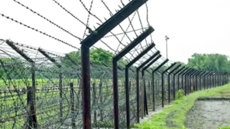 ভারতের ৫ হাজার মুসলিমকে বের করে দেওয়া; শ্রীমঙ্গলে ফ্যামিলি কার্ড উদ্বোধন; আইইএলটিএস পরীক্ষায় ভুলে কেমব্রিজকে জরিমানা; জিআই পেল হাজারী গুড়; ভোকেশনাল স্কুলে জাপানি ভাষা; দুর্নীতি মামলায় সিয়ামের বিচার শুরু; পুশ-ইন নিয়ে উদ্বেগ; শিশু আয়াত হত্যায় মৃত্যুদণ্ড; আর