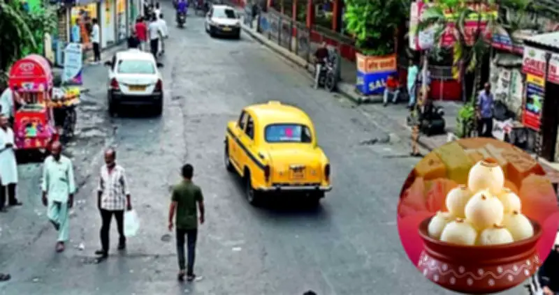 কলকাতায় মিষ্টি বিতরণ: ভারত পুনরায় বাংলাদেশি পর্যটকদের ভিসা দিচ্ছে