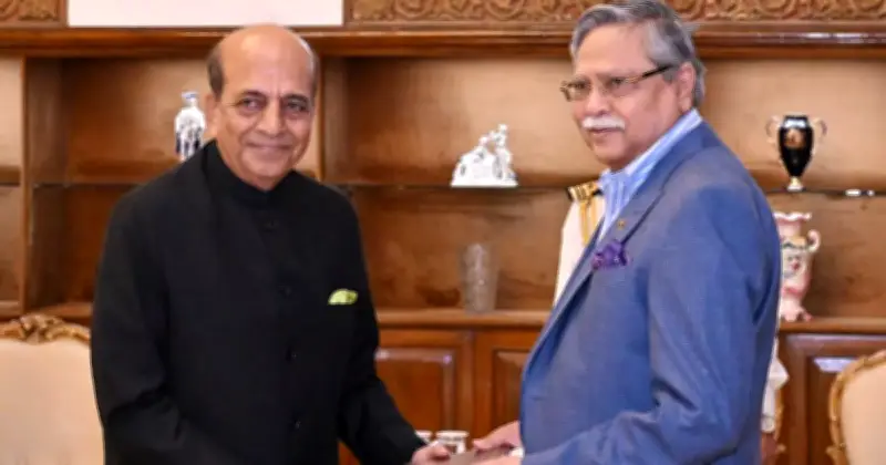 ভারতের নতুন হাইকমিশনার দীনেশ ত্রিবেদী রাষ্ট্রপতি শাহাবুদ্দিনের কাছে পরিচয়পত্র পেশ