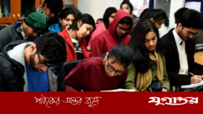 মুদ্রা ও ভিসা জটিলতায় বিদেশে উচ্চশিক্ষার স্বপ্ন বিপন্ন ভারতীয়দের