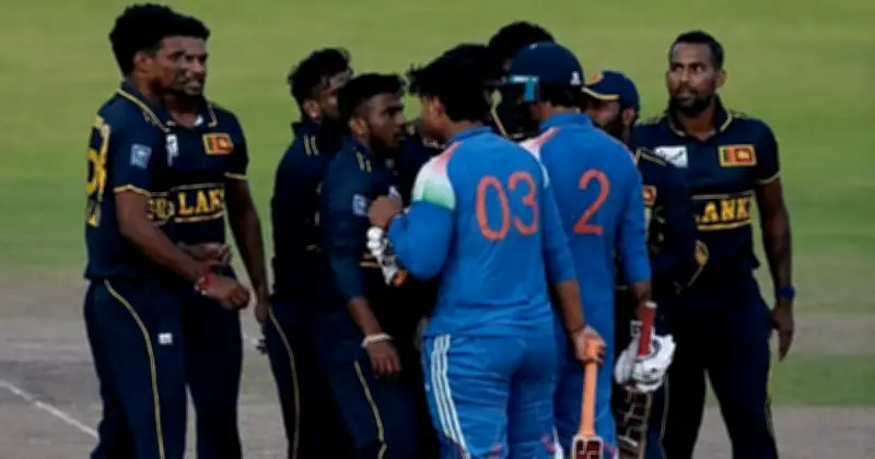 শ্রীলঙ্কার ক্রিকেটারকে ধাক্কা মেরে বিতর্কে ভারতীয় কিশোর