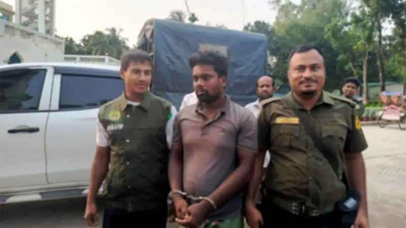 অবৈধ মাটি কাটায় যুবকের কারাদণ্ড, মাদকের বিরুদ্ধে অবস্থান