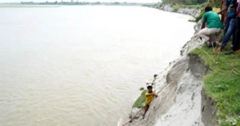 জামুনা নদীর ভাঙনে সোনাতলায় আতঙ্ক, স্থায়ী ব্যবস্থা দাবি