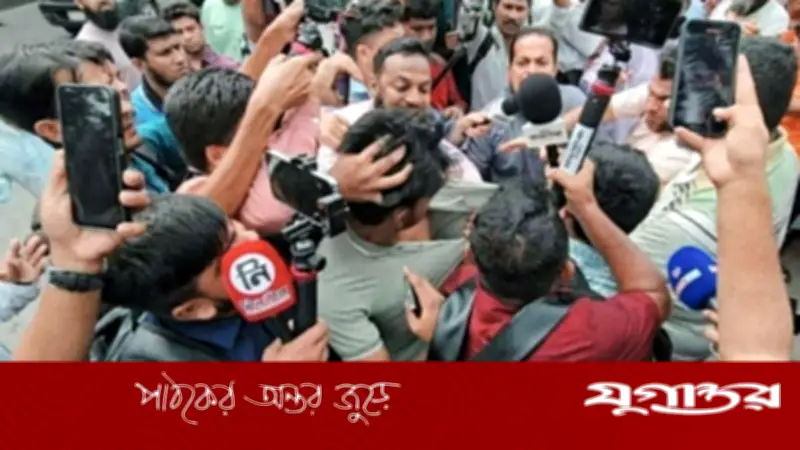 ধানমন্ডি ৩২-এ জামায়াতের বিক্ষোভ শেষে সাংবাদিকের ওপর হামলা