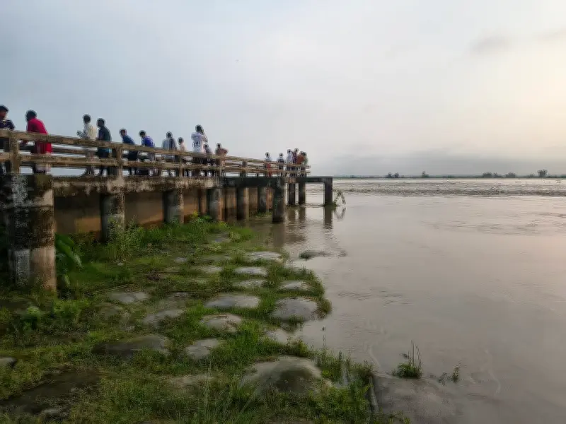 কুড়িগ্রামে নদীর পানি কমলেও দুধকুমার বিপৎসীমার ওপরে, পানিবন্দী ৫ হাজার পরিবার
