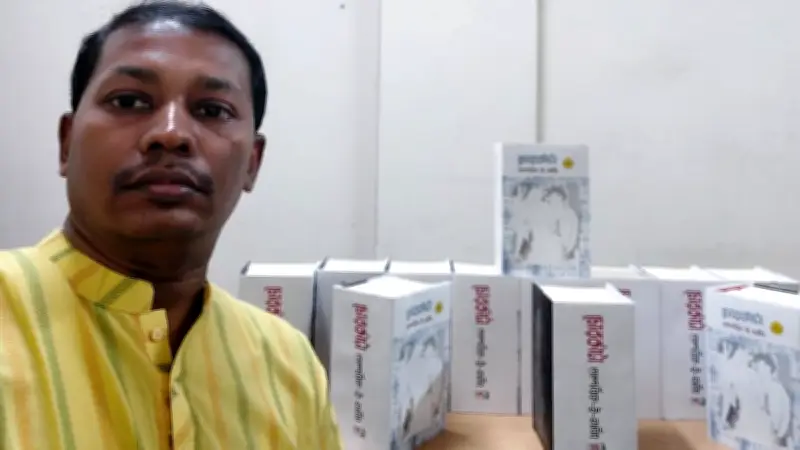রাজধানীতে বাসে আগুন দিলে দুর্বৃত্তরা, যান চলাচল ব্যাহত