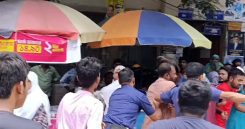 নারায়ণগঞ্জ আদালতে নাসির হত্যা মামলার আসামি শরীফকে মারধর, পরিস্থিতি পুলিশের নিয়ন্ত্রণে