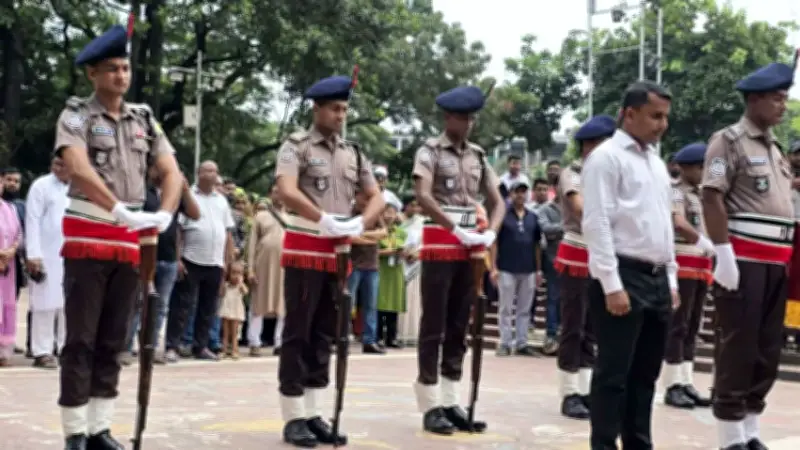 শ্রদ্ধা নিবেদন: শেষ বিদায়ে স্মরণীয় হলেন মুস্তফা মনোয়ার
