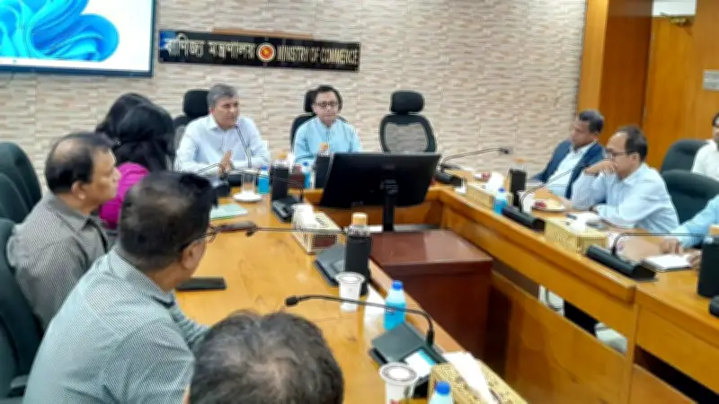 নতুন বাণিজ্যসচিব আতাউর রহমান খানের যোগদান