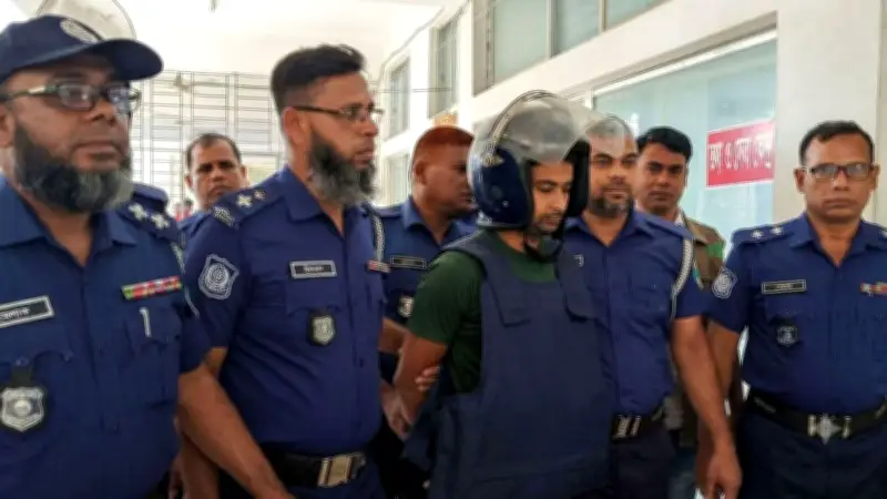 নীলফামারীতে সাংবাদিকের ওপর হামলা, শিক্ষক-মেয়র প্রার্থীর বিরুদ্ধে অভিযোগ
