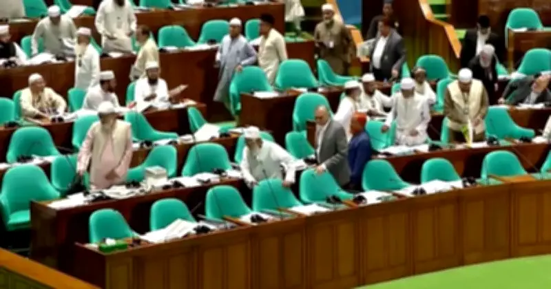 সংসদে বক্তব্যের সময় না পেয়ে ওয়াকআউট করল বিরোধী দল