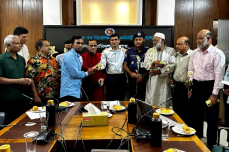পাবনায় অফিস সহায়ক পদে ১৮ জনের মধ্যে ১৭ জনই উচ্চশিক্ষিত
