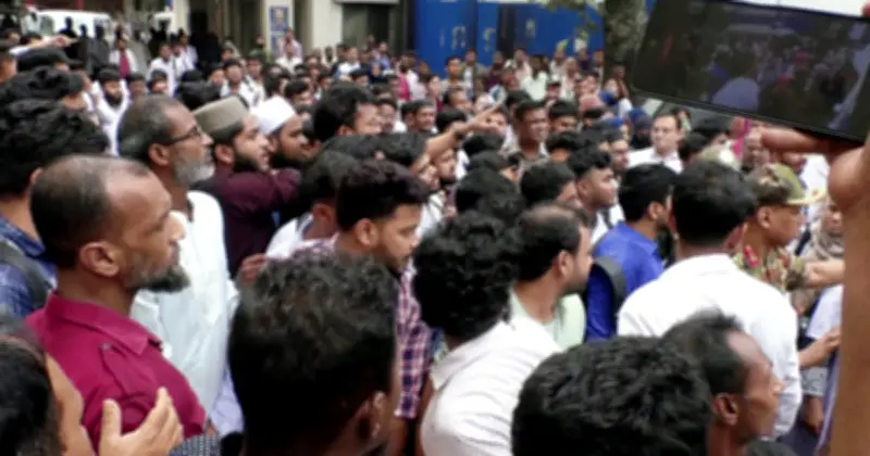 রংপুর মেডিকেলে রোগীর মৃত্যুতে ডাক্তারদের ওপর হামলা, জরুরি বিভাগ বন্ধ