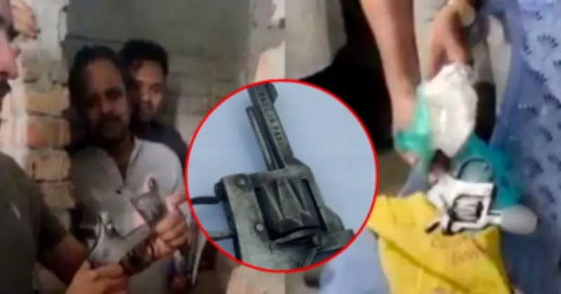 মাদ্রাসার নির্মাণাধীন টয়লেট থেকে পিস্তল ও গুলি উদ্ধার