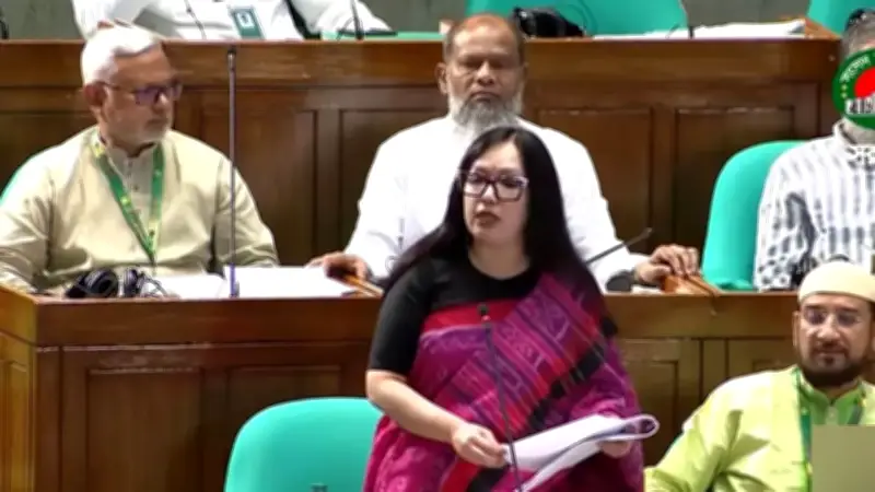 প্রধানমন্ত্রী বললেন, বিগত সরকারের ভ্যানিটি প্রজেক্ট ও ঋণের দায় এখন জাতির ওপর বড় বোঝা