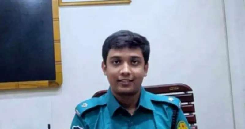 পোরি মনির সাথে সম্পর্কের অভিযোগে পুলিশ কর্মকর্তা গোলাম সাকলাইনকে বাধ্যতামূলক অবসর