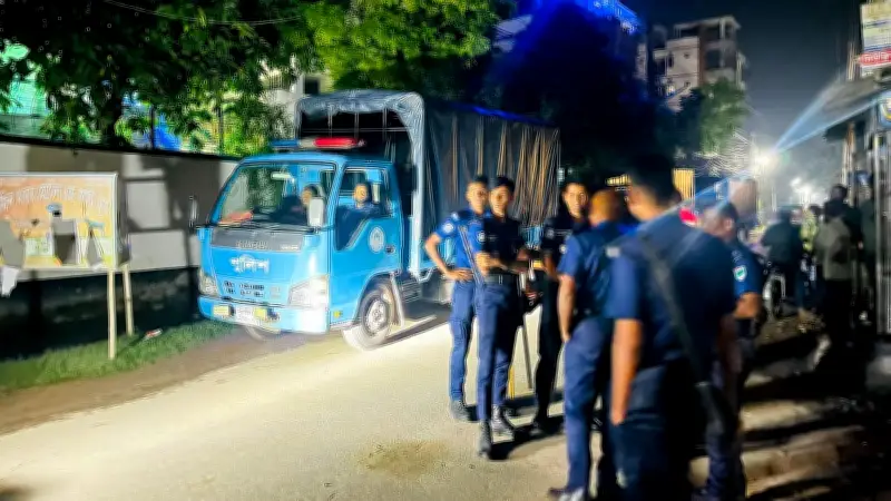 কুষ্টিয়ায় সাবেক মেয়র আনোয়ার আলীর বাড়িতে পুলিশ তল্লাশি, কাউকে না পেয়ে ফেরত