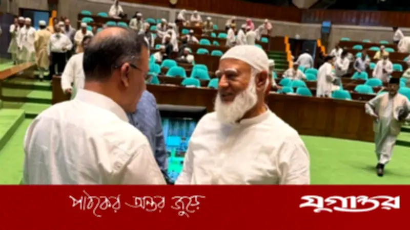 সংসদে প্রধানমন্ত্রী ও বিরোধীদলীয় নেতার কুশল বিনিময়