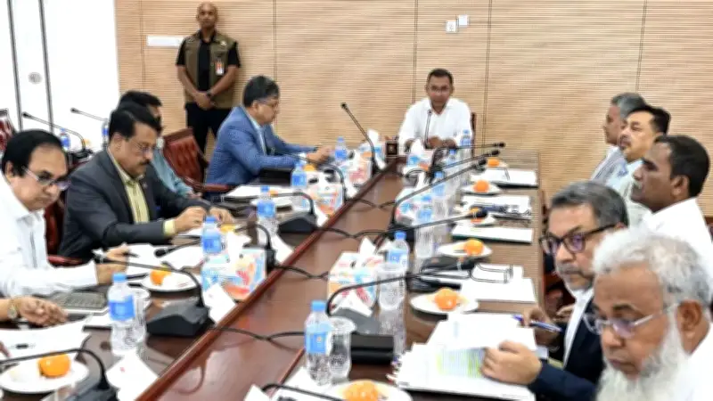 রাজধানীর ৪ বাস টার্মিনাল দ্রুত স্থানান্তরের নির্দেশ প্রধানমন্ত্রীর