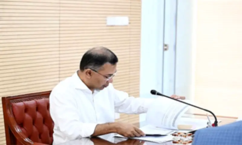 প্রধানমন্ত্রী তারেক রহমানের সভায় যানজট নিরসনে ৪ টার্মিনাল সরানোর নির্দেশ