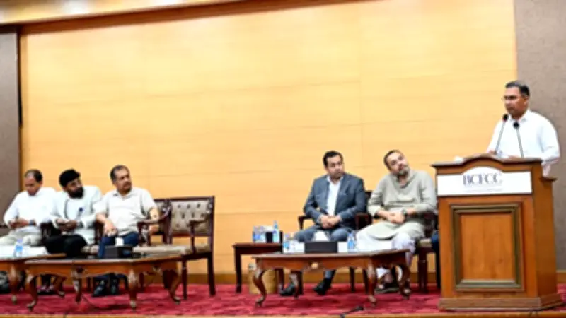 প্রতিহিংসার মানসিকতা বদলাতে বললেন প্রধানমন্ত্রী, প্রতি উপজেলায় এমপিদের অফিসের জন্য ৬ লাখ টাকা বরাদ্দ