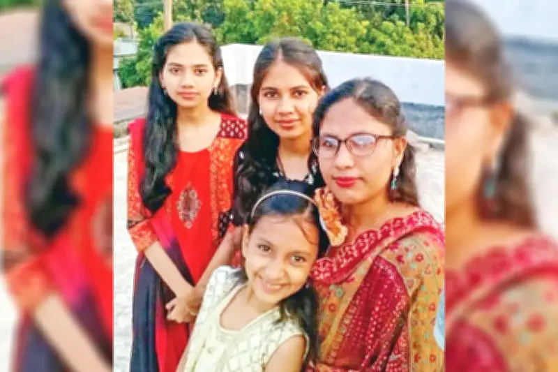 লক্ষ্মীপুরে মা-মেয়ে হত্যার প্রতিবাদে ঢাবিতে মানববন্ধন, বিচার দাবি