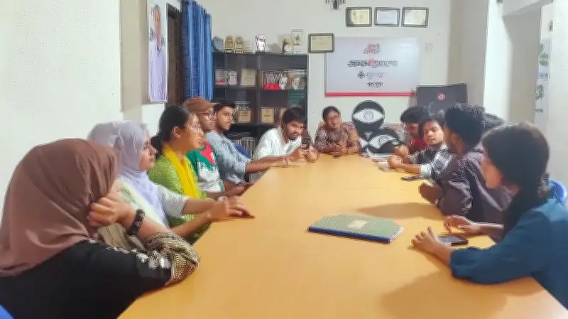 প্রথম আলো রংপুর অফিসে বন্ধুসভার ঈদ পুনর্মিলনী ও সাংগঠনিক বৈঠক অনুষ্ঠিত