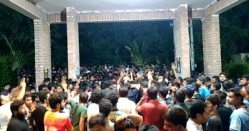 জাবিতে শাস্তি কমানো হল ছাত্রলীগের ৩৭ নেতার