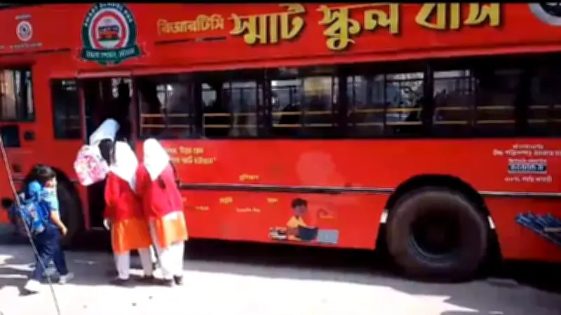 পিউপিল স্কুল বাস: ১০ হাজার টাকা থেকে ১০ কোটি টাকার উদ্যোগ